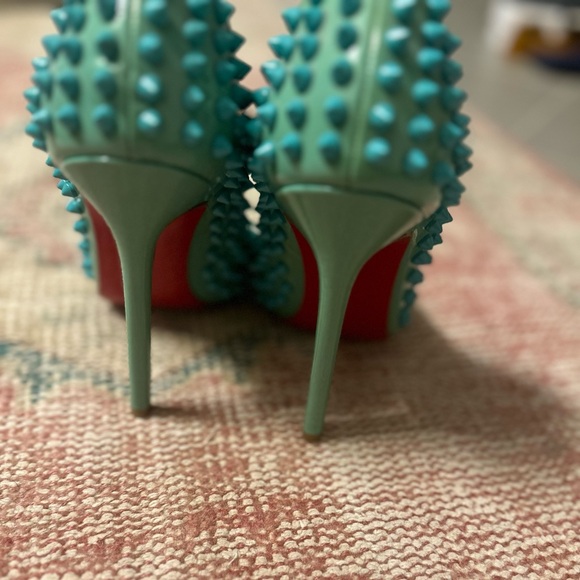 Rare Louboutin Turquoise Rock Stud Heels - Picture 2 of 4